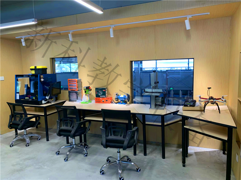 中學(xué)創(chuàng)客實(shí)驗(yàn)室
