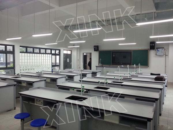 <a href='http://www.w8237.cn/chanpin/53-1.html' target='1' style='font-size:18px; font-weight:bold; color:#000000;'>科學(xué)實驗室</a>