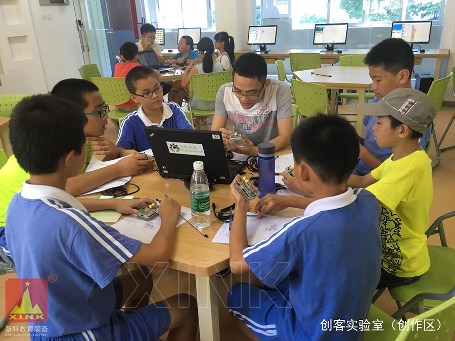 <a href='http://www.w8237.cn' target='1' style='font-size:14px; font-weight:bold; color:#0080ff;'>創客實驗室</a>