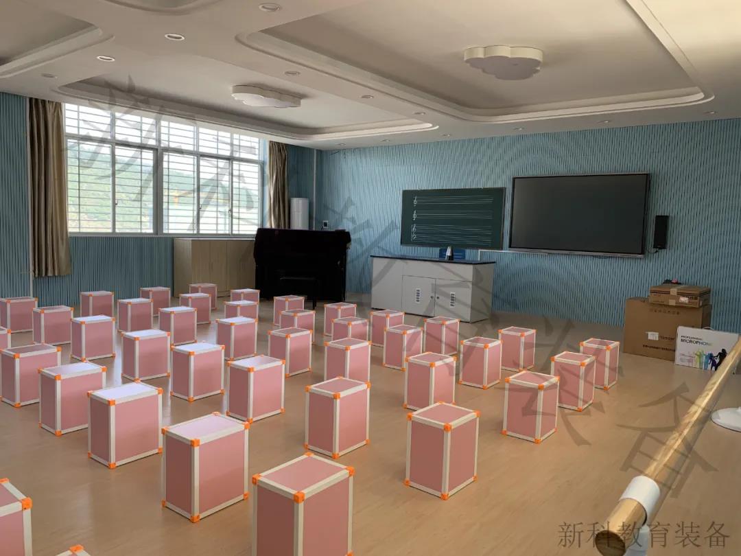 <a href='http://www.w8237.cn/chanpin/58-1.html' target='1' style='font-size:18px; font-weight:bold; color:#000000;'>音樂室</a>2