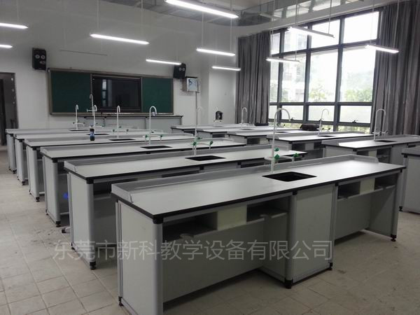 <a href='http://www.w8237.cn/chanpin/53-1.html' target='1' style='font-size:18px; font-weight:bold; color:#000000;'>科學(xué)實驗室</a>設(shè)備