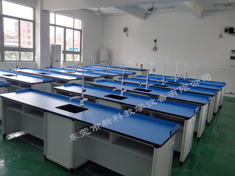 <a href='http://www.w8237.cn/chanpin/53-1.html' target='1' style='font-size:18px; font-weight:bold; color:#000000;'>科學(xué)實驗室</a>