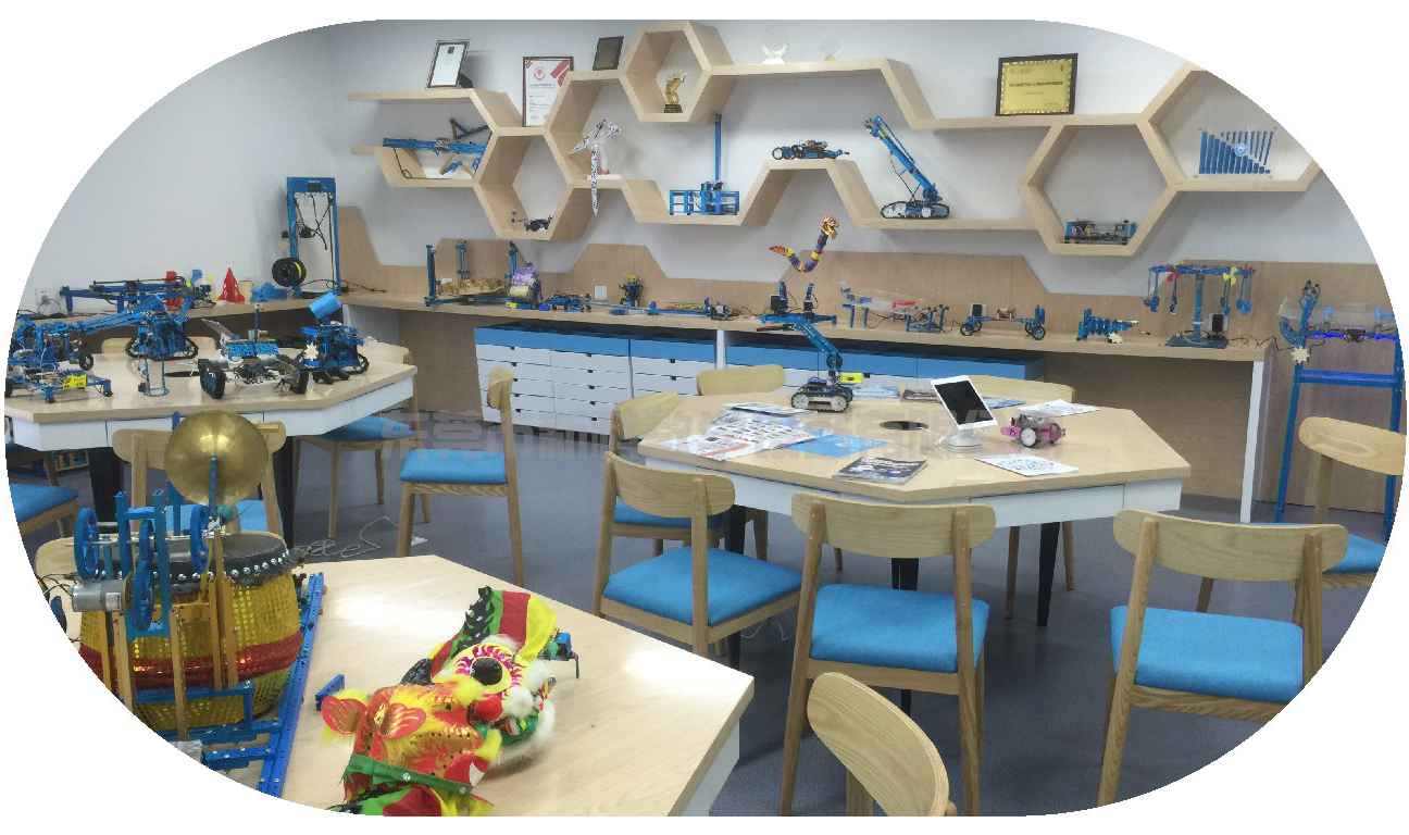 <a href='http://www.w8237.cn' target='1' style='font-size:14px; font-weight:bold; color:#0080ff;'>創(chuàng)客實(shí)驗(yàn)室</a>展示區(qū)