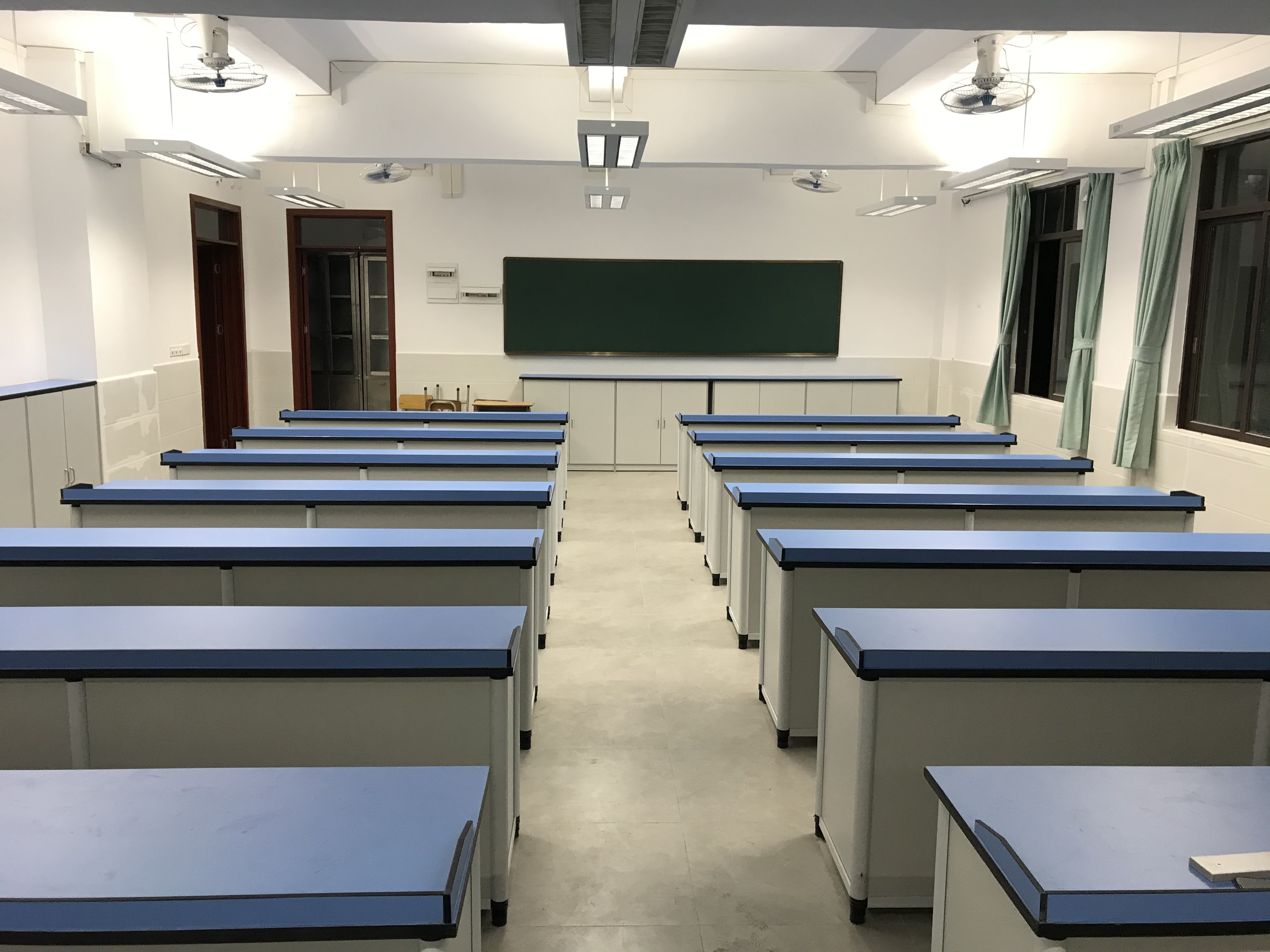 <a href='http://www.w8237.cn/' target='1' style='font-size:14px; font-weight:bold; color:#0080ff;'>物理實(shí)驗(yàn)室</a>