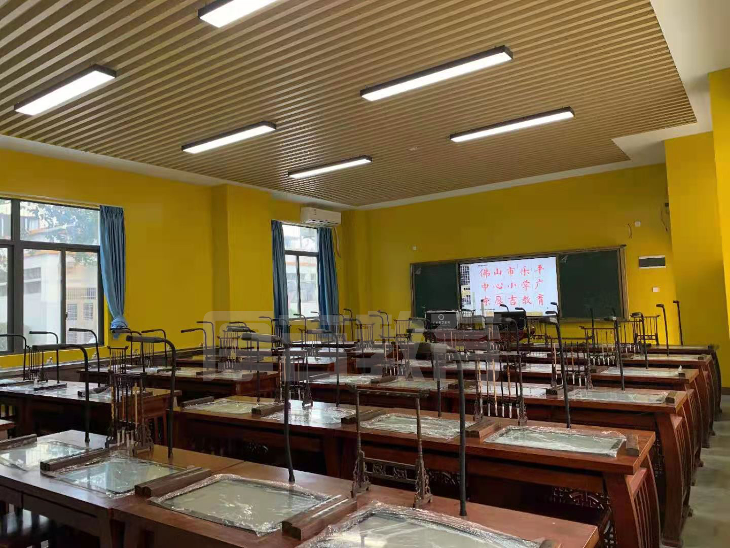 智慧<a href='http://www.w8237.cn/chanpin/57-1.html' target='1' style='font-size:18px; font-weight:bold; color:#000000;'>書(shū)法室</a>