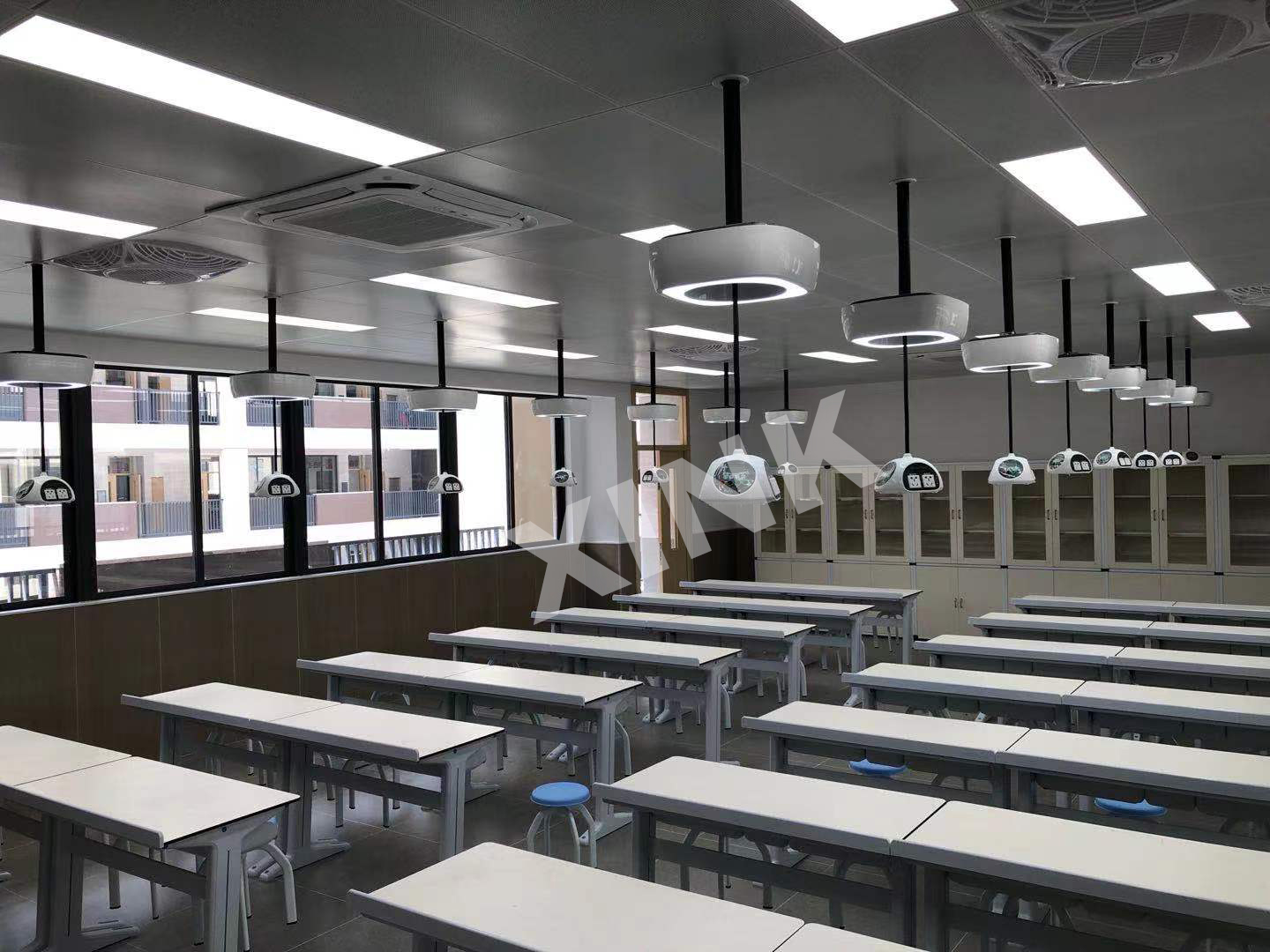 吊裝<a href='http://www.w8237.cn/' target='1' style='font-size:14px; font-weight:bold; color:#0080ff;'>物理實驗室</a>