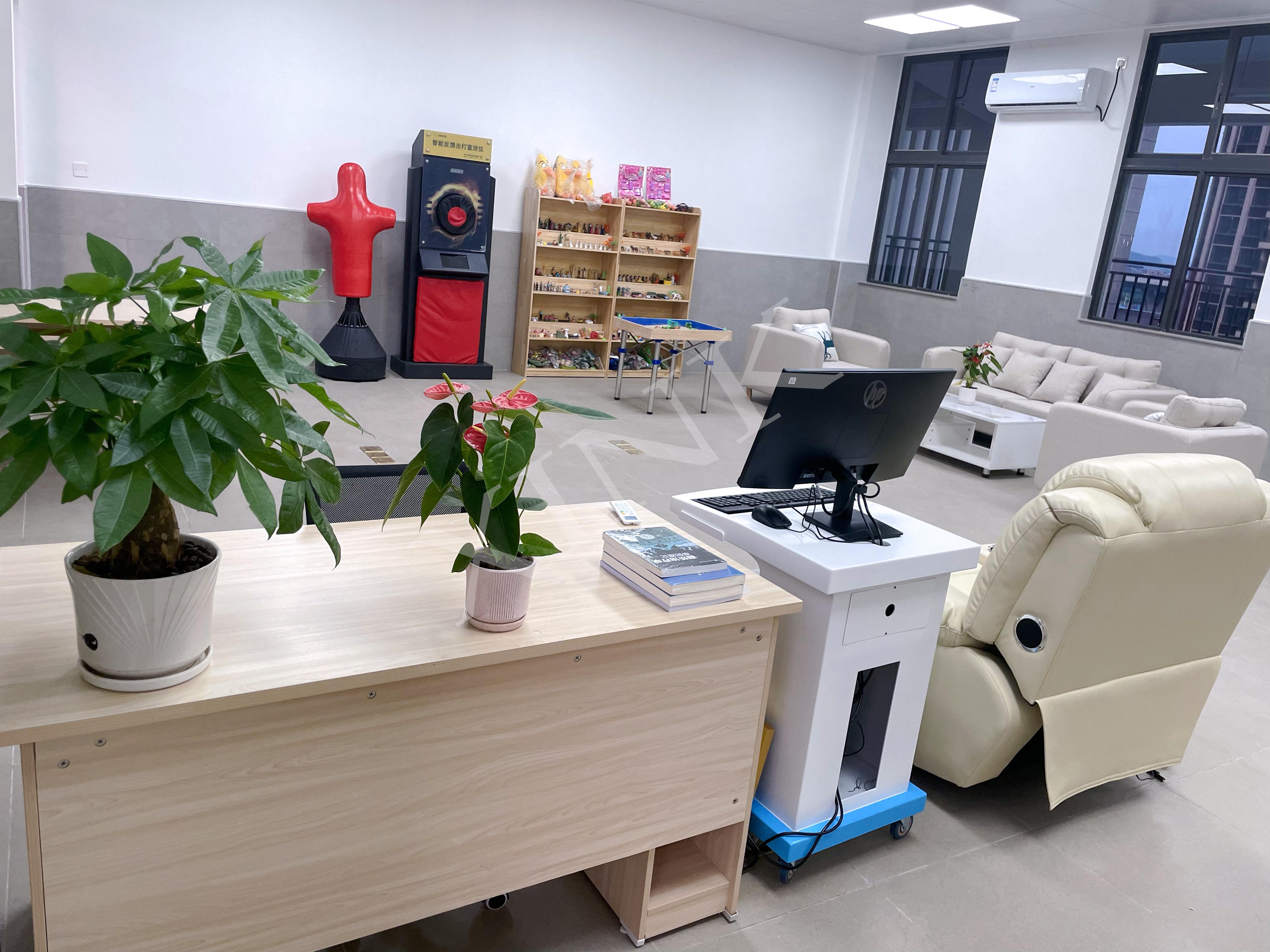 <a href='http://www.w8237.cn' target='1' style='font-size:14px; font-weight:bold; color:#0080ff;'>心理咨詢室</a>