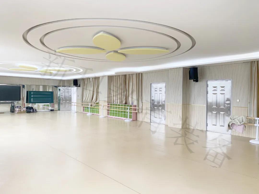 <a href='http://www.w8237.cn/chanpin/59-1.html' target='1' style='font-size:18px; font-weight:bold; color:#000000;'>舞蹈室</a>