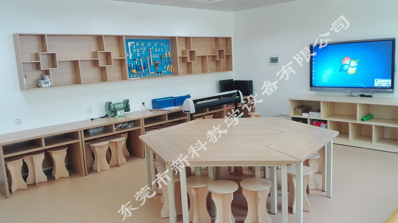 <a href='http://www.w8237.cn' target='1' style='font-size:14px; font-weight:bold; color:#0080ff;'>創客實驗室</a>