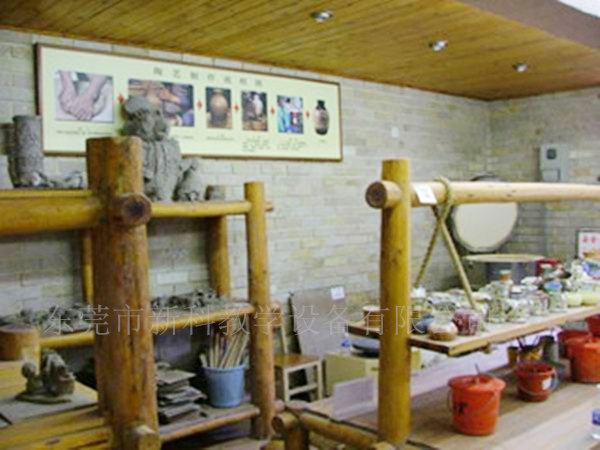 <a href='http://www.w8237.cn/chanpin/55-1.html' target='1' style='font-size:18px; font-weight:bold; color:#000000;'>陶藝功能室</a>