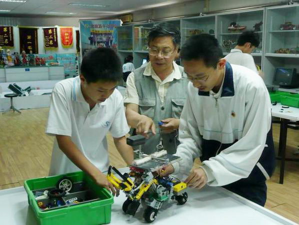 <a href='http://www.w8237.cn/chanpin/60-1.html' target='1' style='font-size:18px; font-weight:bold; color:#000000;'>機器人功能室</a>