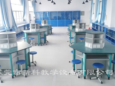 <a href='http://www.w8237.cn/chanpin/60-1.html' target='1' style='font-size:18px; font-weight:bold; color:#000000;'>機器人功能室</a>3