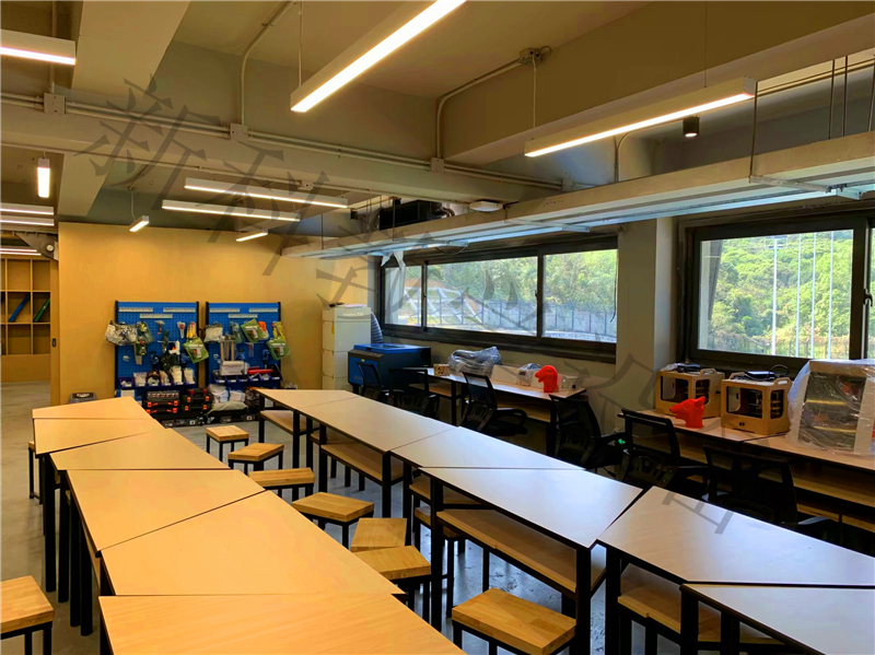 <a href='http://www.w8237.cn' target='1' style='font-size:14px; font-weight:bold; color:#0080ff;'>創(chuàng)客實(shí)驗(yàn)室</a>