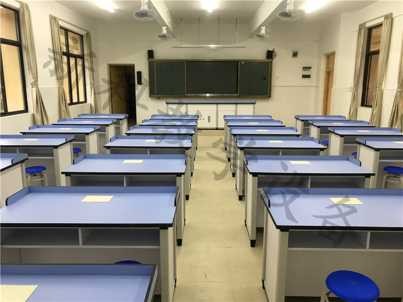 <a href='http://www.w8237.cn/' target='1' style='font-size:14px; font-weight:bold; color:#0080ff;'>物理實驗室</a>