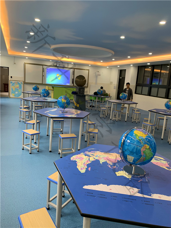 <a href='http://www.w8237.cn/chanpinyiji/42-1.html' target='1' style='font-size:14px; font-weight:bold; color:#0080ff;'>地理專(zhuān)用教室</a>