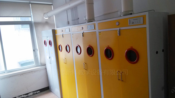 <a href='http://www.w8237.cn/products/67-1.html' target='1' style='font-size:18px; font-weight:bold; color:#000000;'>氣瓶柜</a>案例